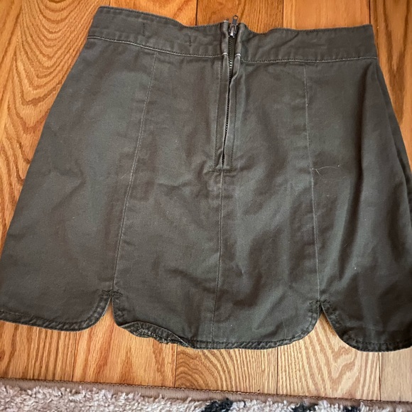 Forever 21 army green skirt - Picture 2 of 3